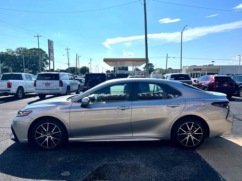 Used 2024 Toyota Camry SE image 5