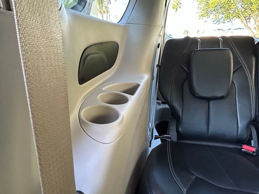 Certified 2024 Chrysler Pacifica Touring-L image 34