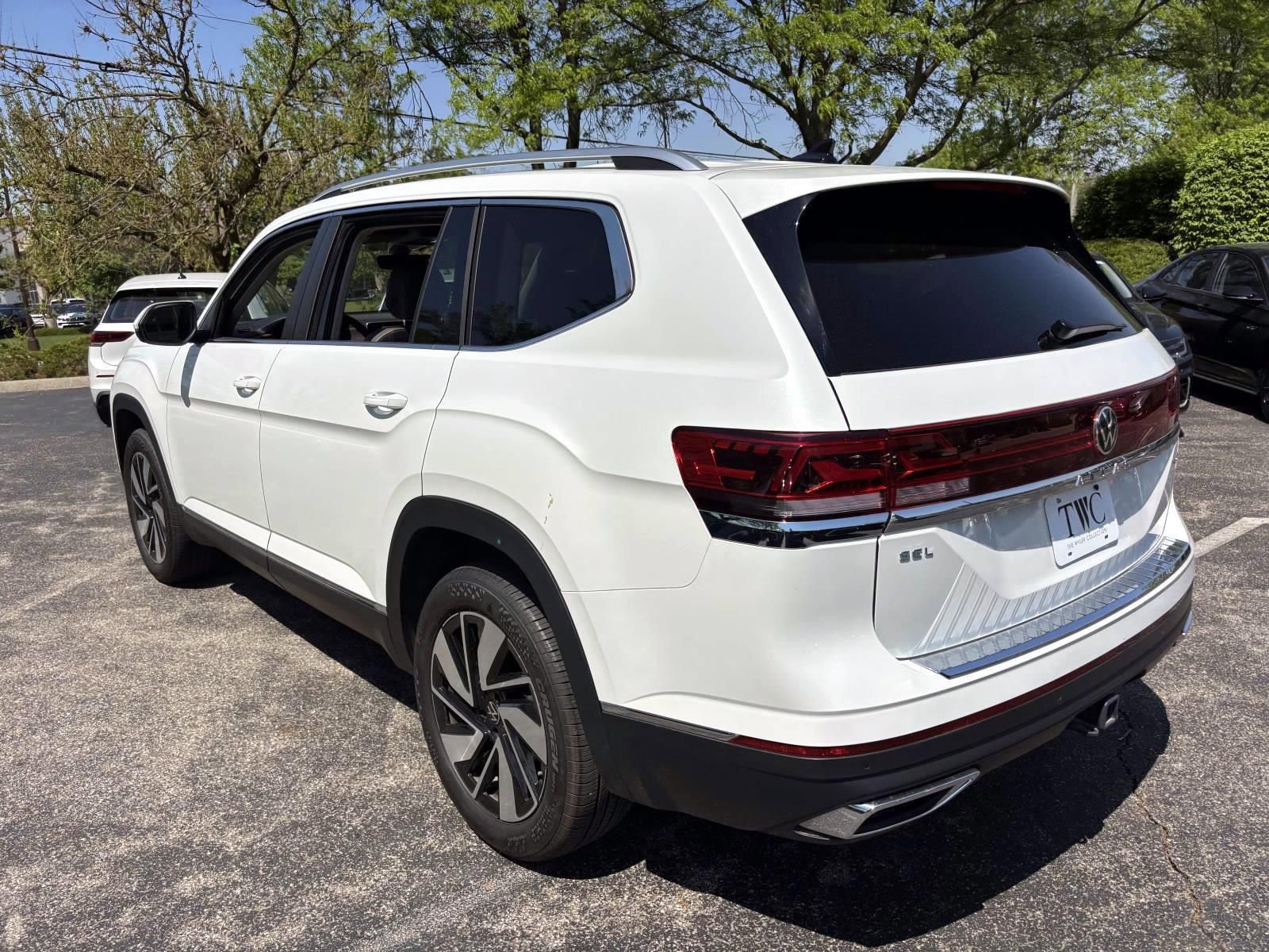 Used 2024 Volkswagen Atlas SEL AWD/4WD image 7