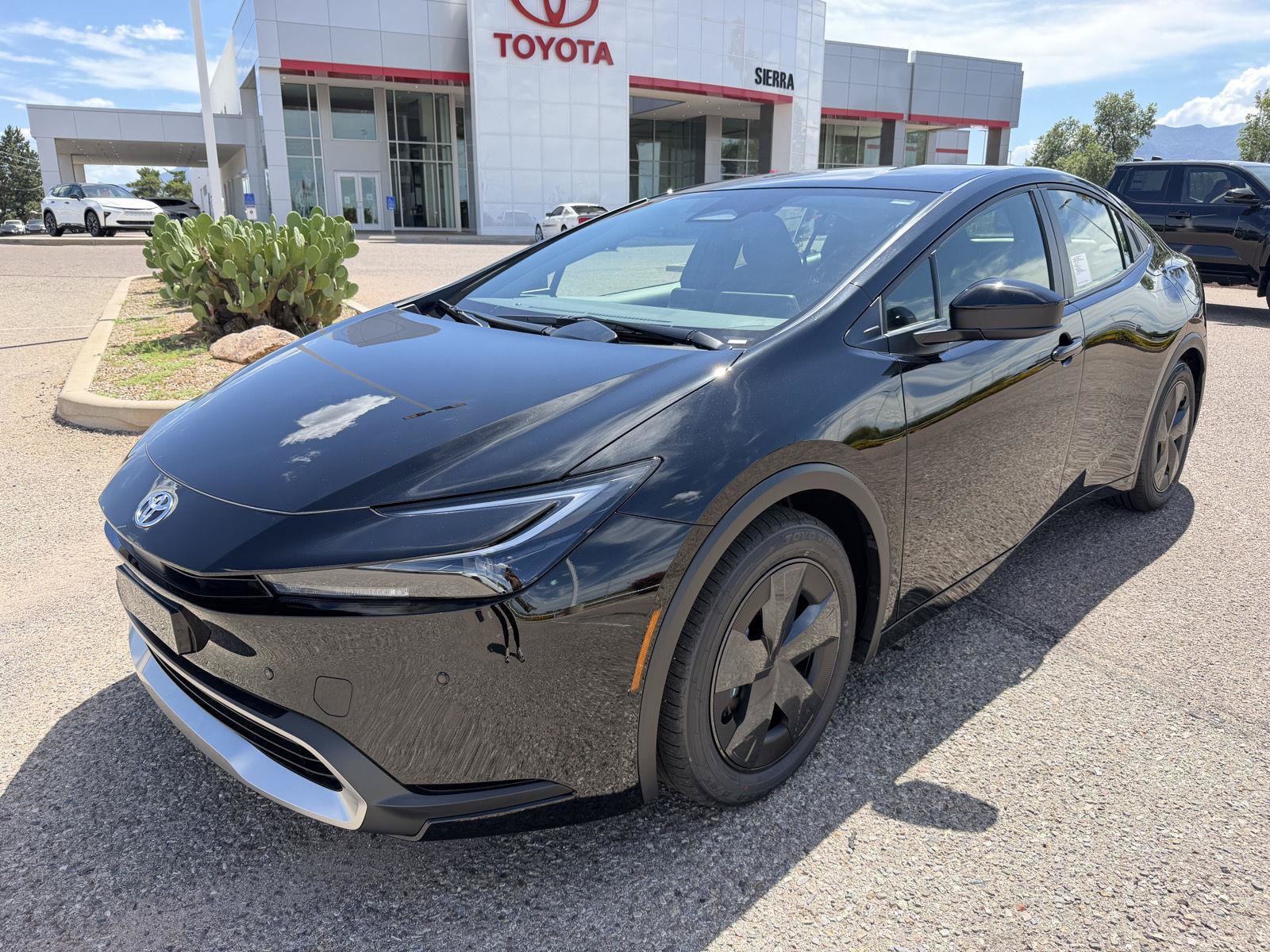 New 2027 Toyota Prius Plug-In Hybrid FWD image 1
