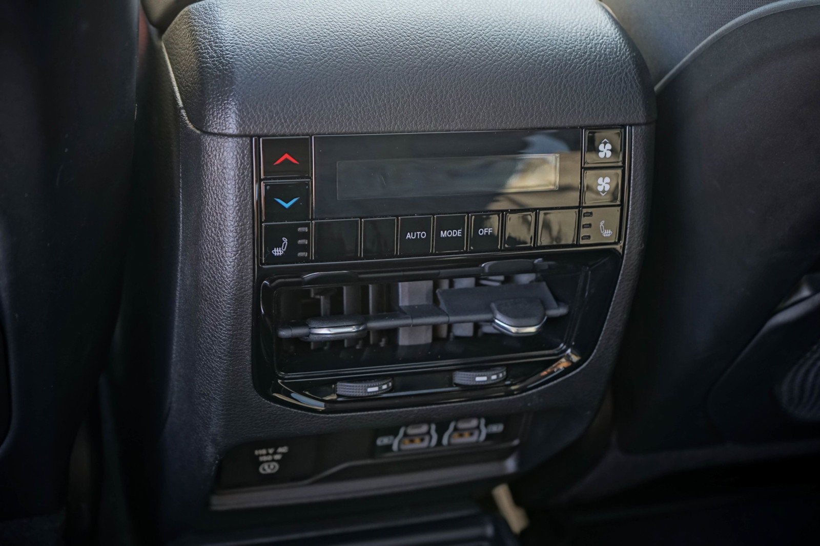 Used 2022 Jeep Grand Cherokee L Limited w/ Luxury Tech Group II image 25