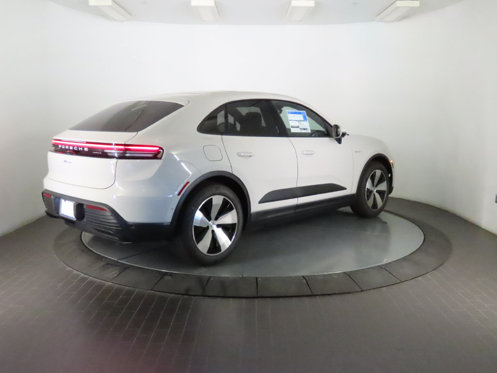 New 2026 Porsche Macan Electric RWD image 7