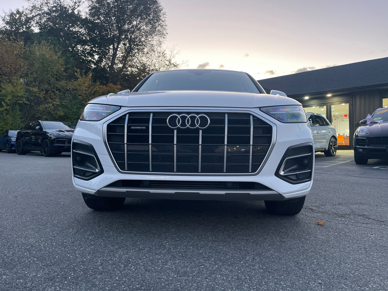 Used 2023 Audi Q5 2.0T Premium w/ Convenience Package image 3