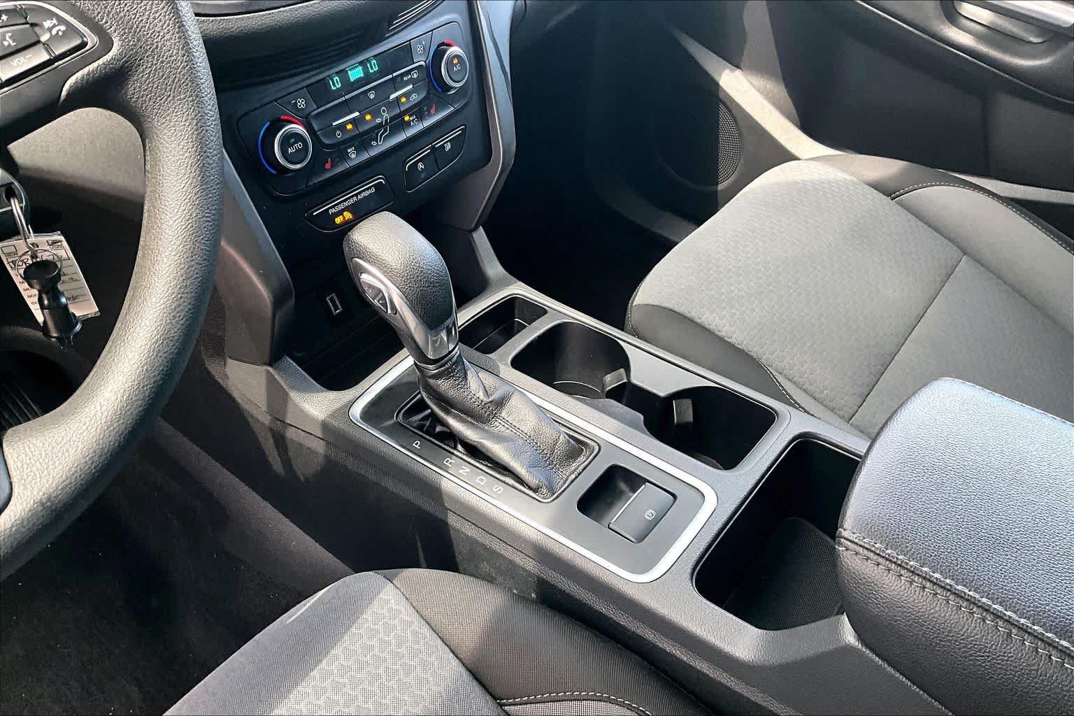 Used 2018 Ford Escape SE w/ SE Sync 3 Package AWD/4WD image 16