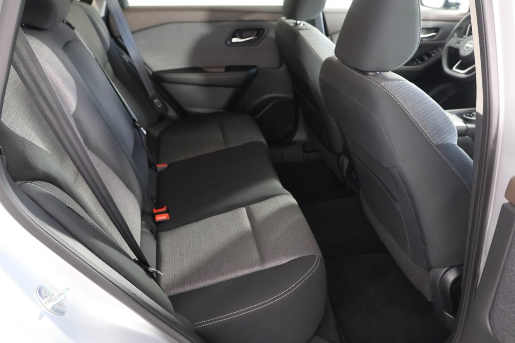 Used 2022 Nissan Rogue SV AWD/4WD image 21