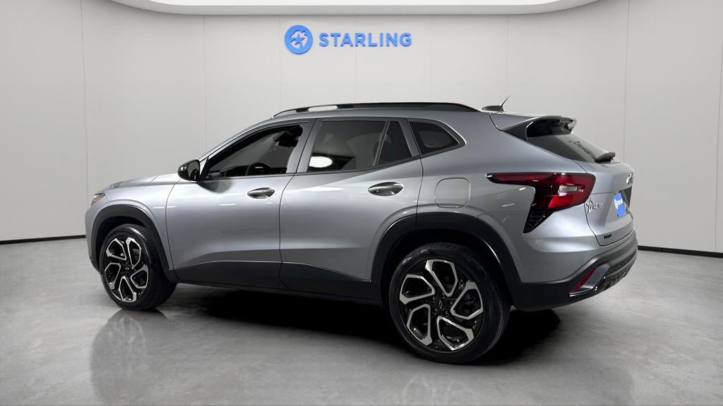 Used 2024 Chevrolet Trax RS w/ Sunroof Package image 4