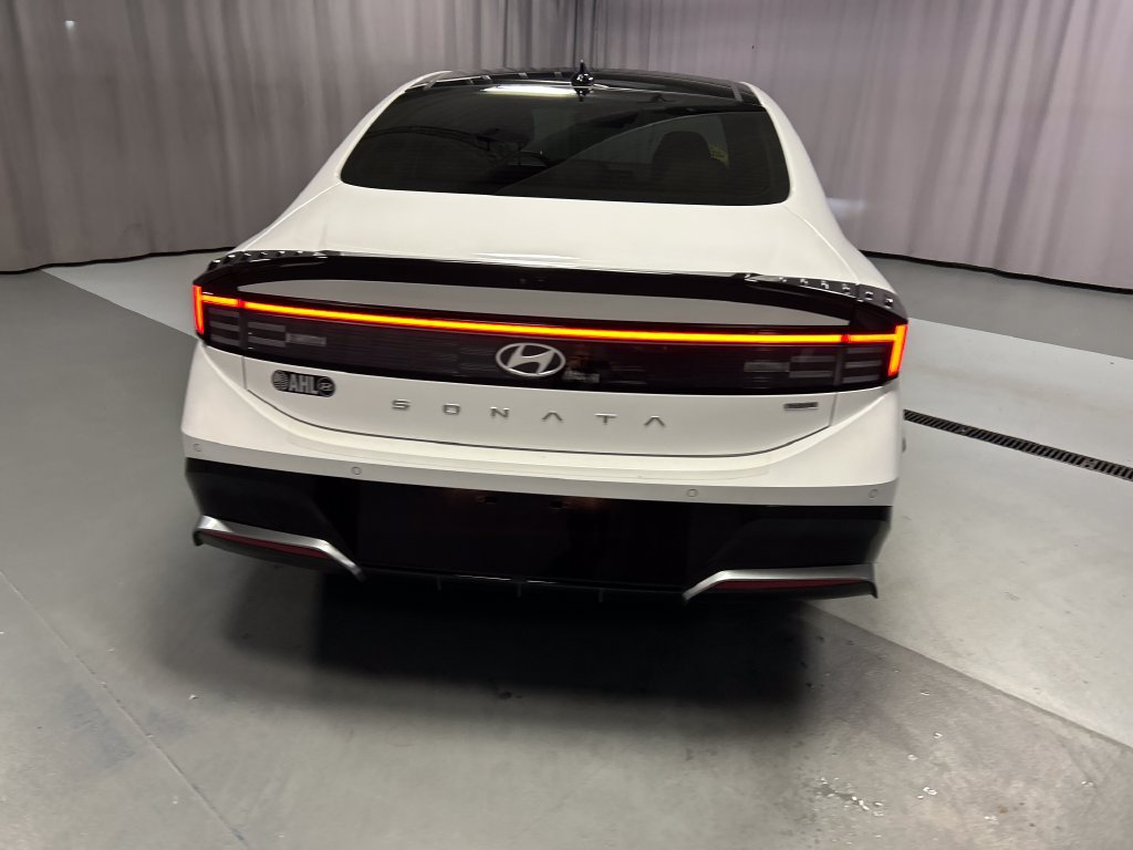 Used 2025 Hyundai Sonata Limited FWD image 6