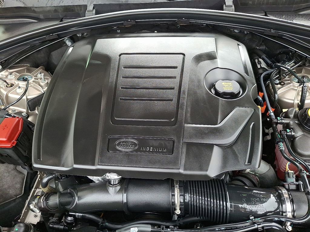 Certified 2026 Land Rover Range Rover Velar Dynamic SE AWD/4WD image 25