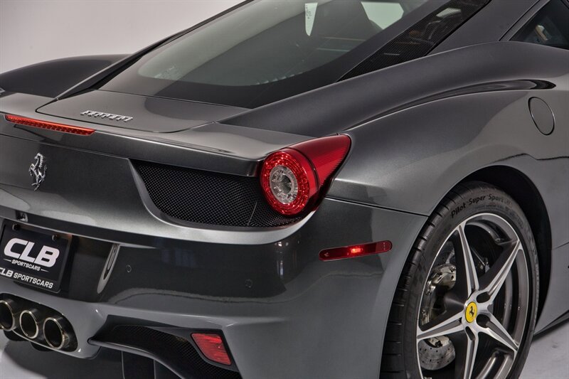 Used 2013 Ferrari 458 Italia Coupe RWD image 32