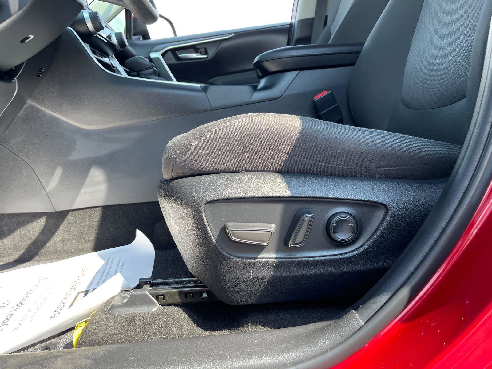 Certified 2022 Toyota RAV4 XLE image 19