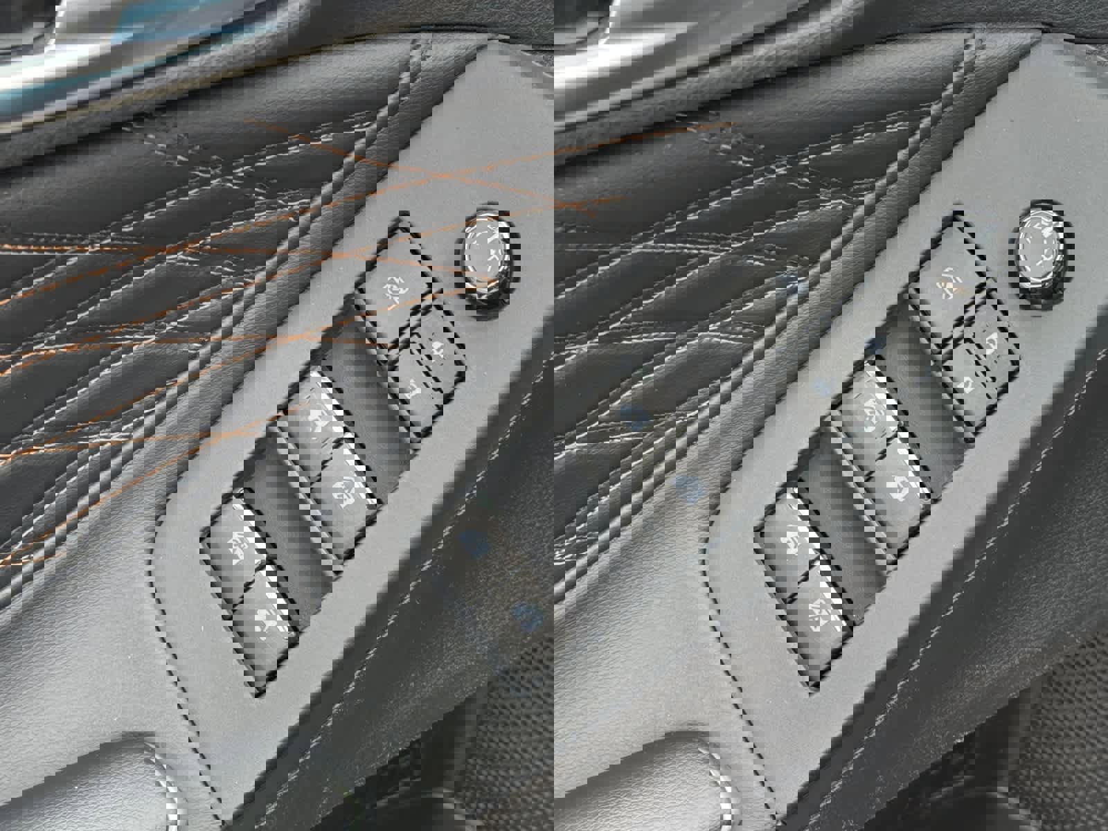 Used 2022 Toyota Avalon Limited image 16