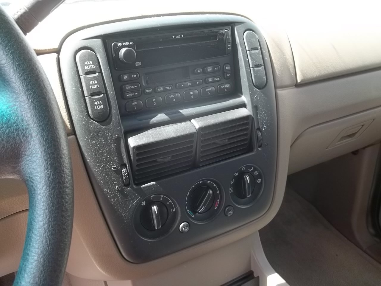 Used 2002 Ford Explorer XLT AWD/4WD image 9