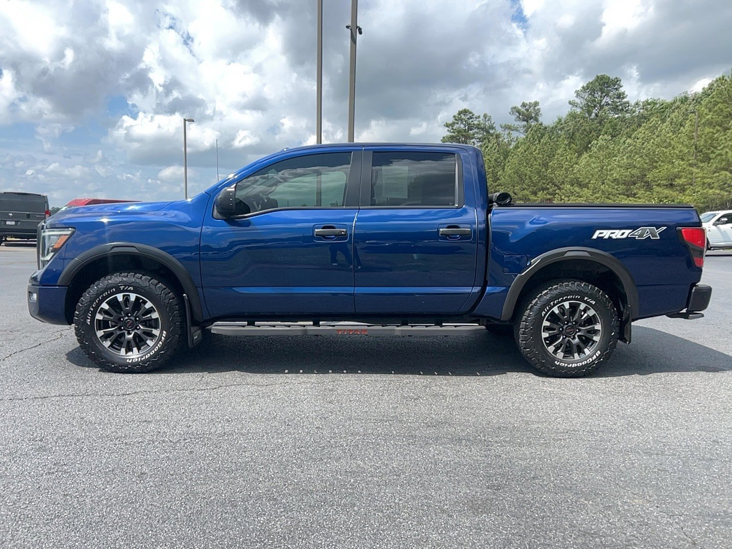 Used 2021 Nissan Titan PRO-4X w/ Pro-4x Utility Package AWD/4WD image 8