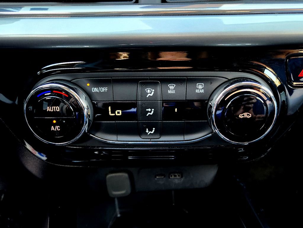 Used 2024 Chevrolet Trax LT image 24