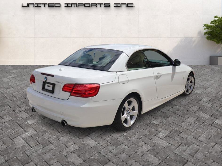 Used 2011 BMW 335i Convertible RWD image 4