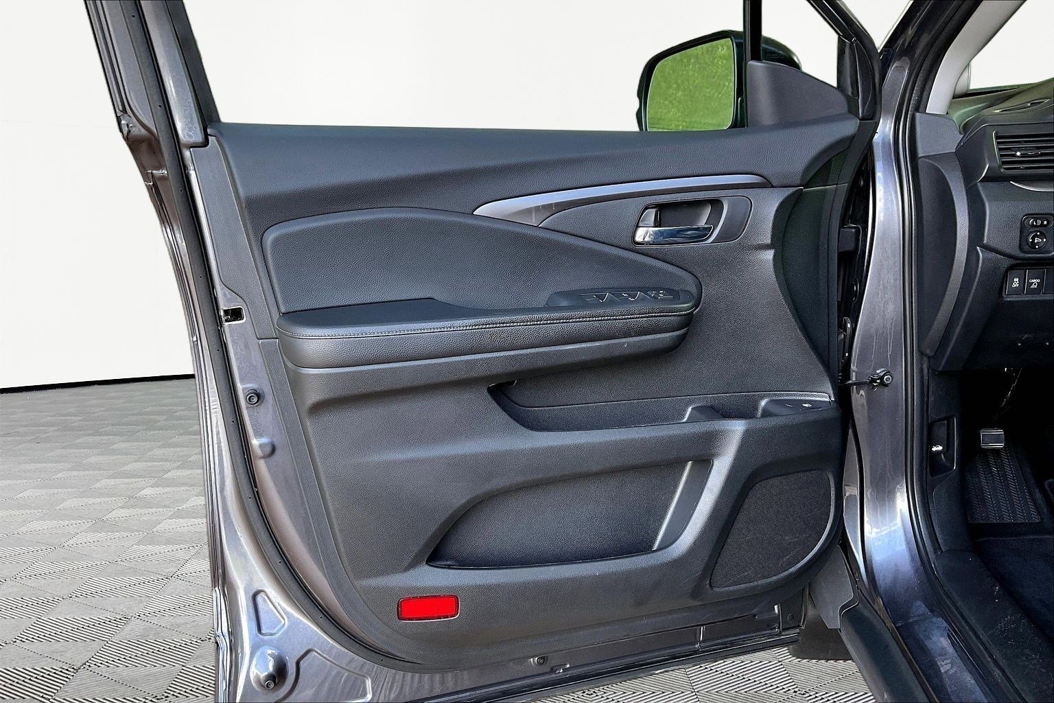 Used 2019 Honda Ridgeline RTL image 21