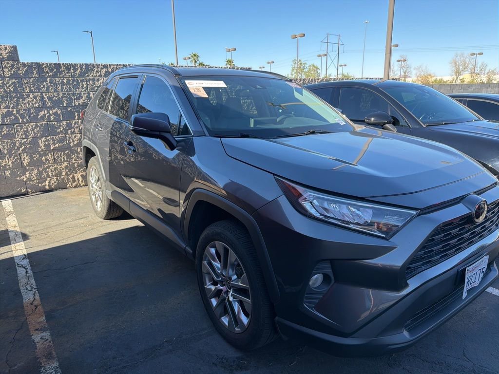 Used 2021 Toyota RAV4 XLE Premium image 2