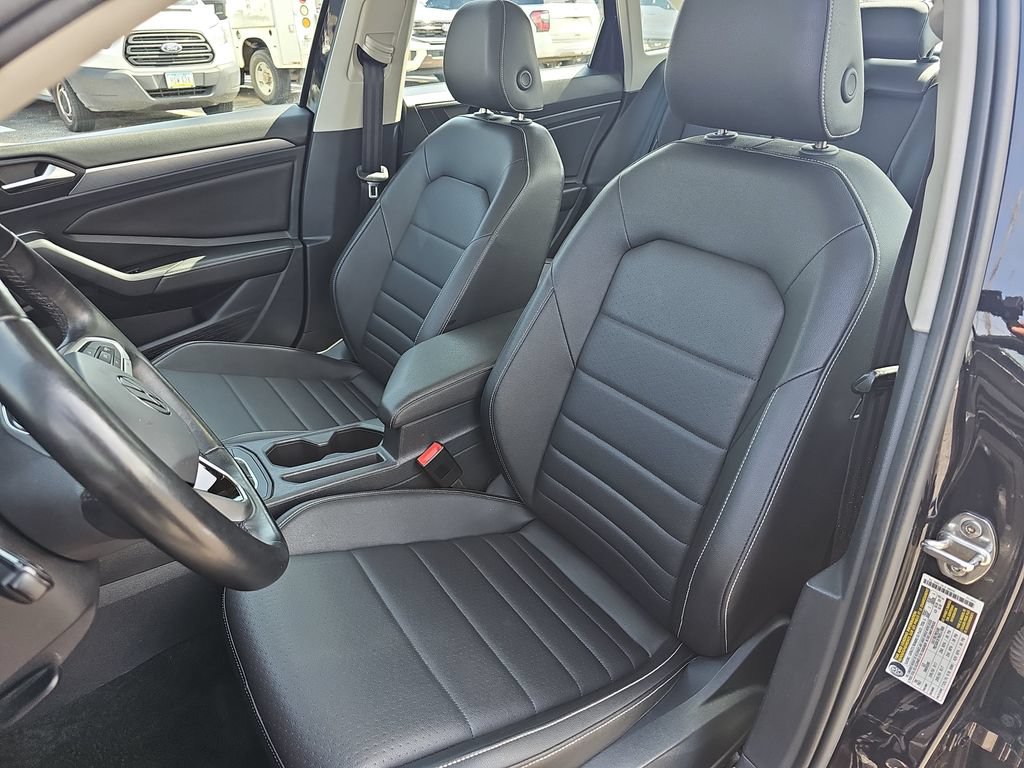Used 2024 Volkswagen Jetta SE FWD image 14