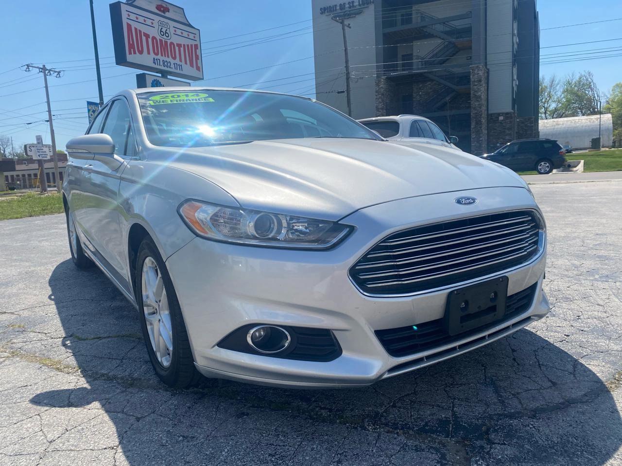 Used 2014 Ford Fusion SE w/ Equipment Group 202A image 2