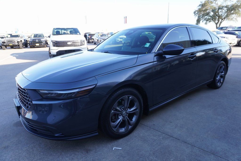Used 2024 Honda Accord EX image 3