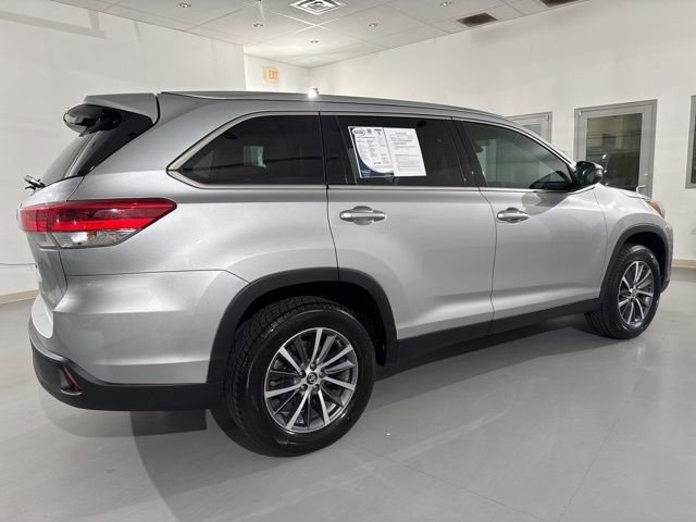 Used 2019 Toyota Highlander XLE image 17