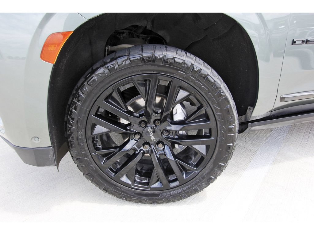 Used 2024 GMC Yukon Denali Ultimate AWD/4WD image 31