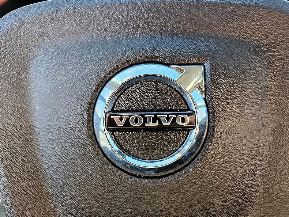 Used 2024 Volvo XC40 B5 Plus w/ Climate Package image 29