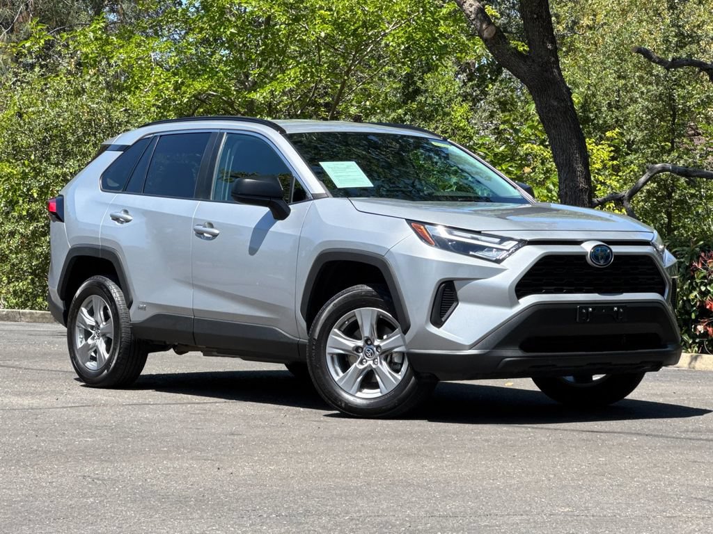 Used 2024 Toyota RAV4 LE AWD/4WD image 2