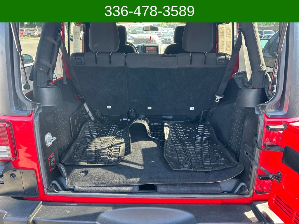 Used 2018 Jeep Wrangler Unlimited Sport w/ Connectivity Group AWD/4WD image 19