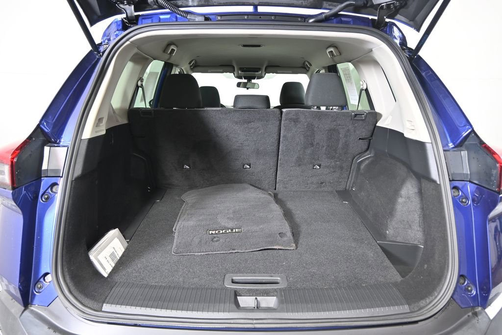 Used 2022 Nissan Rogue SV AWD/4WD image 18