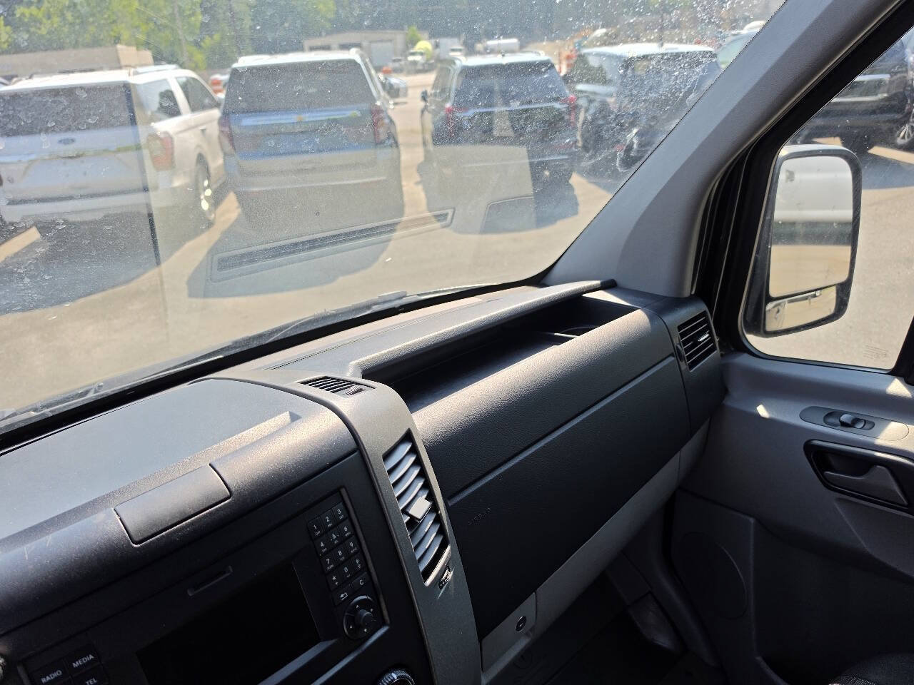 Used 2015 Freightliner Sprinter 2500 RWD image 18