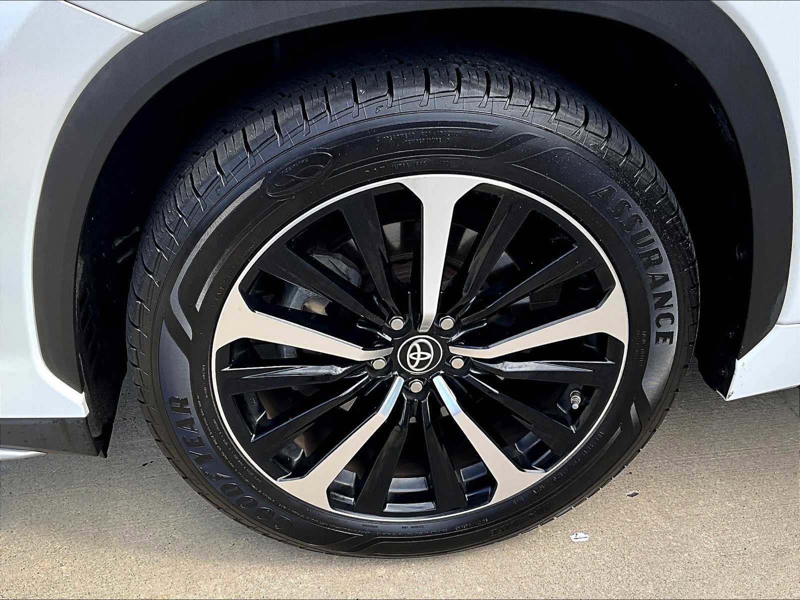 Used 2022 Toyota Highlander XSE image 7
