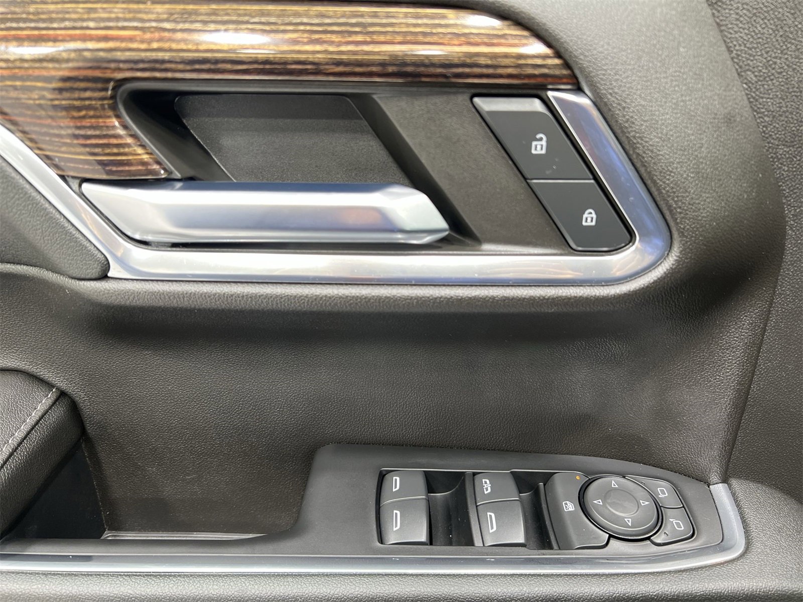 Used 2023 GMC Sierra 1500 SLE image 13