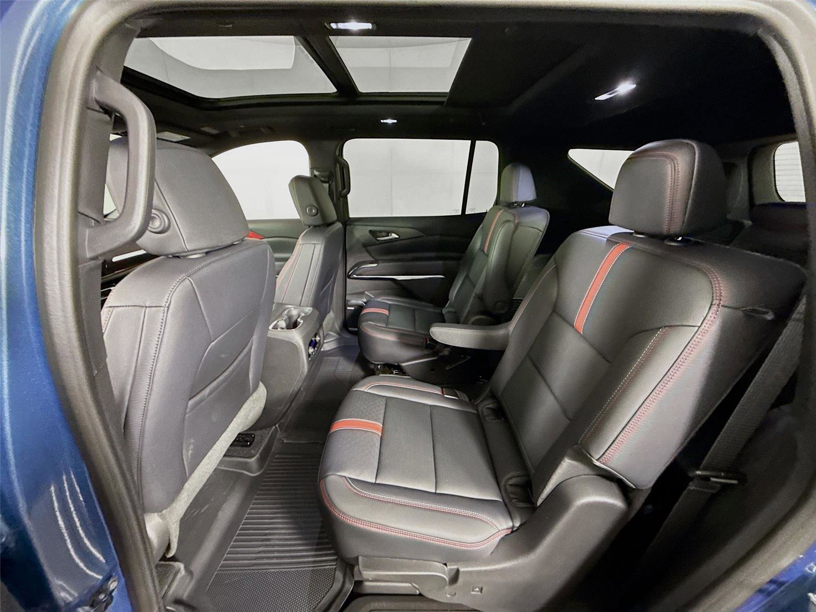 New 2026 Chevrolet Traverse RS w/ LPO, Floor Liner Package AWD/4WD image 19