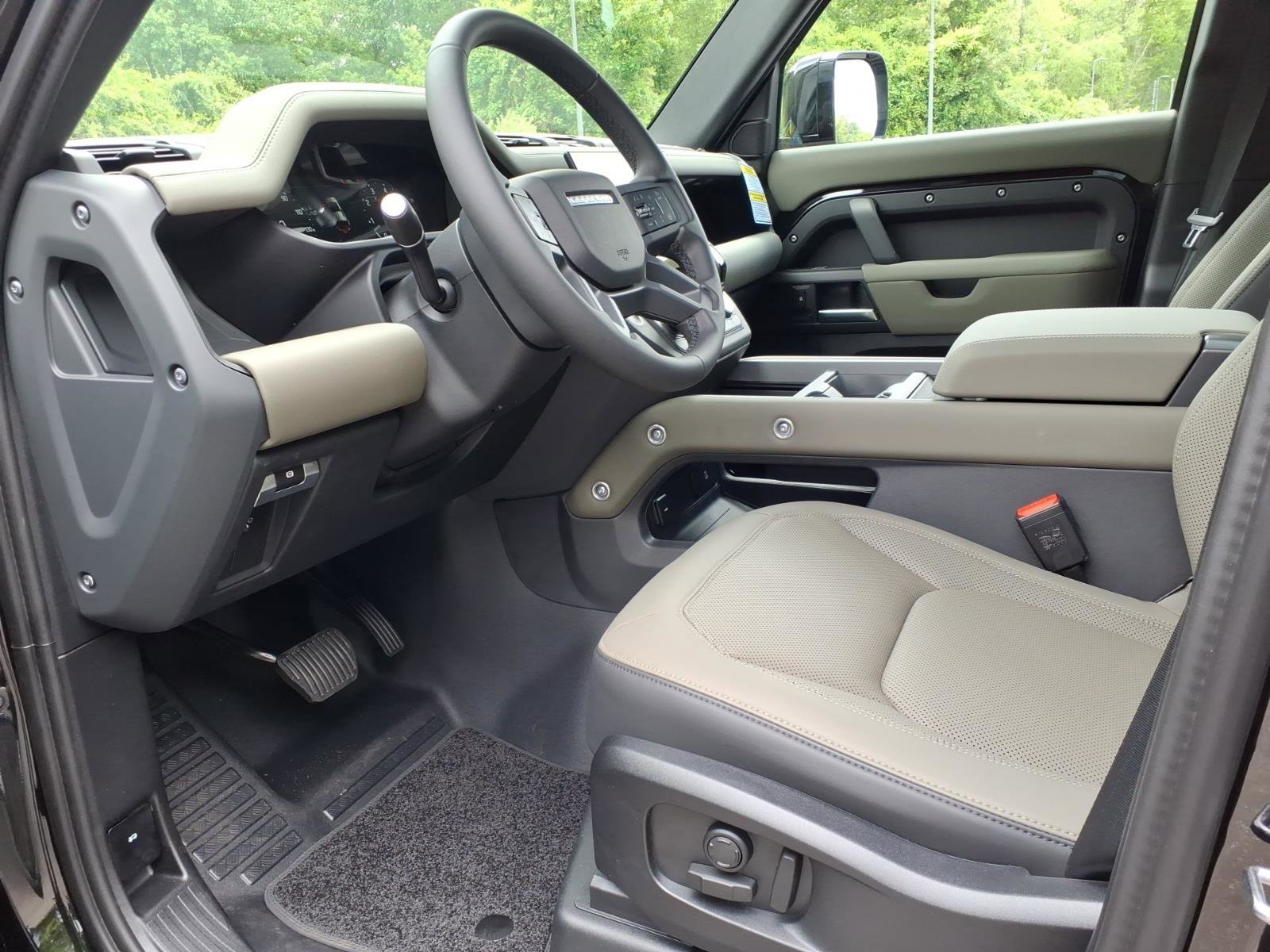 New 2026 Land Rover Defender 110 X-Dynamic SE AWD/4WD image 17