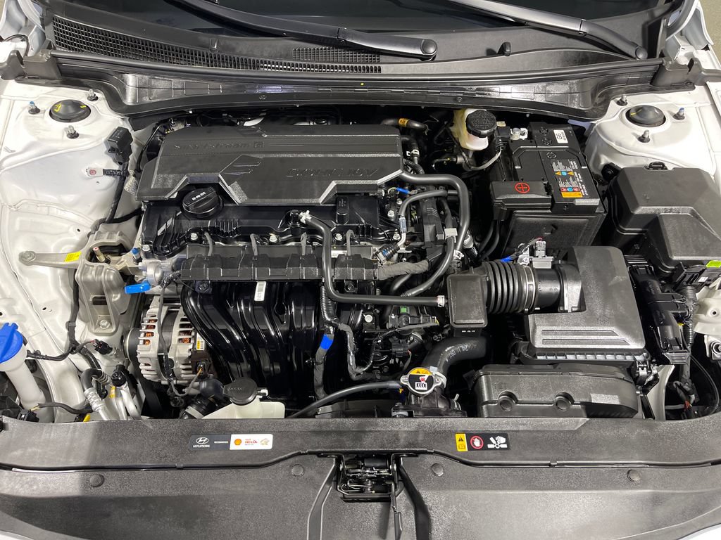 Certified 2025 Hyundai Elantra Sport FWD image 9