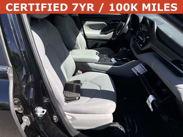 Used 2024 Toyota Highlander LE FWD image 9