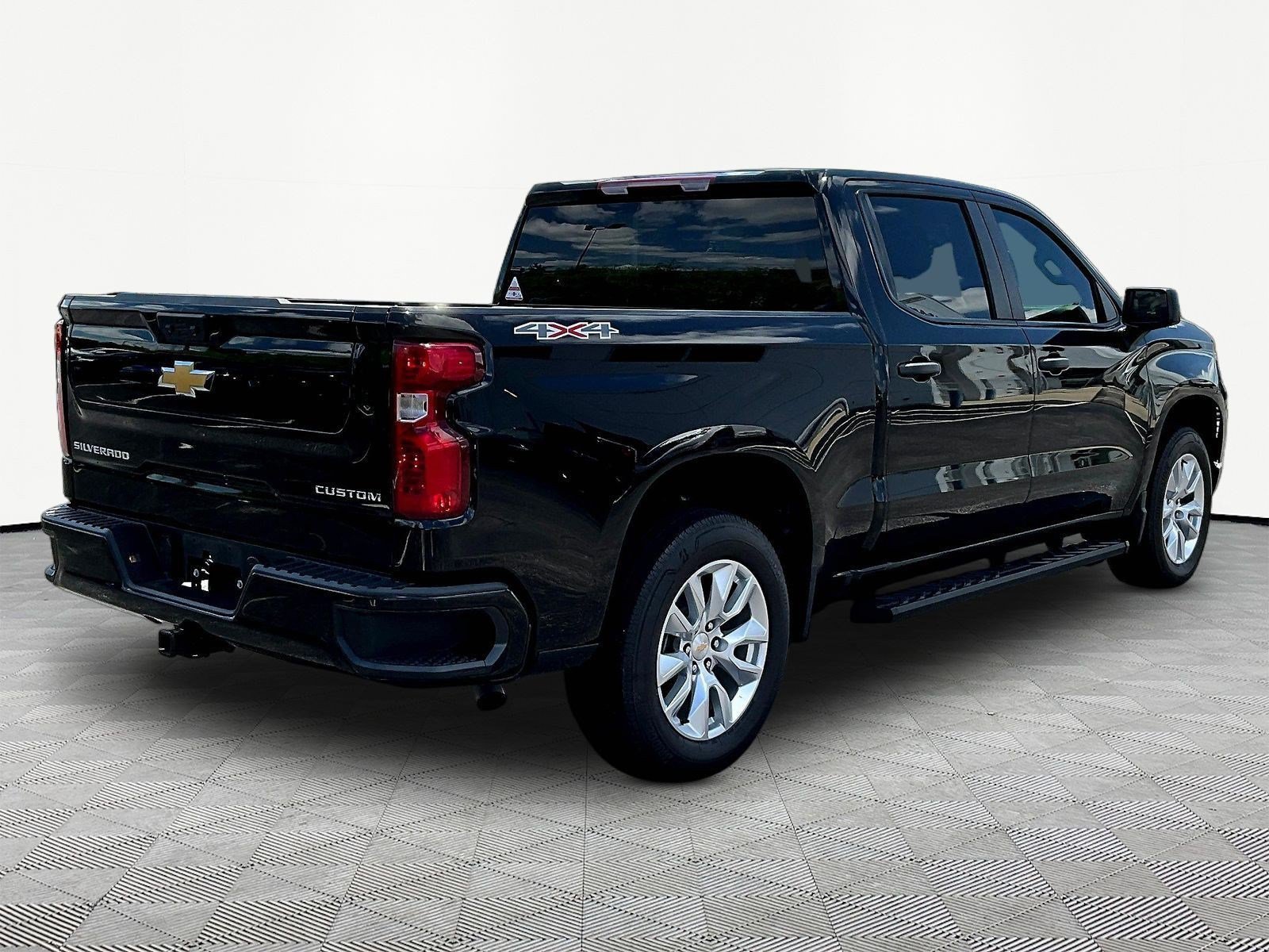Used 2024 Chevrolet Silverado 1500 Custom AWD/4WD image 6