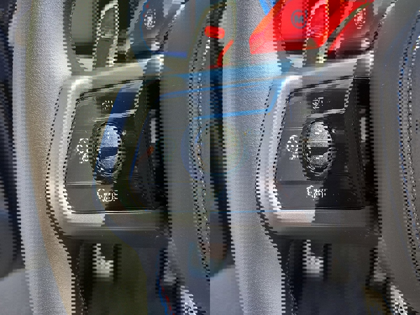 Used 2025 BMW M5 w/ Executive Package image 23