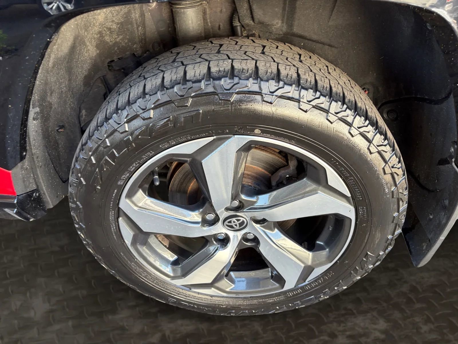 Used 2021 Toyota RAV4 SE w/ Weather & Moonroof Package AWD/4WD image 38