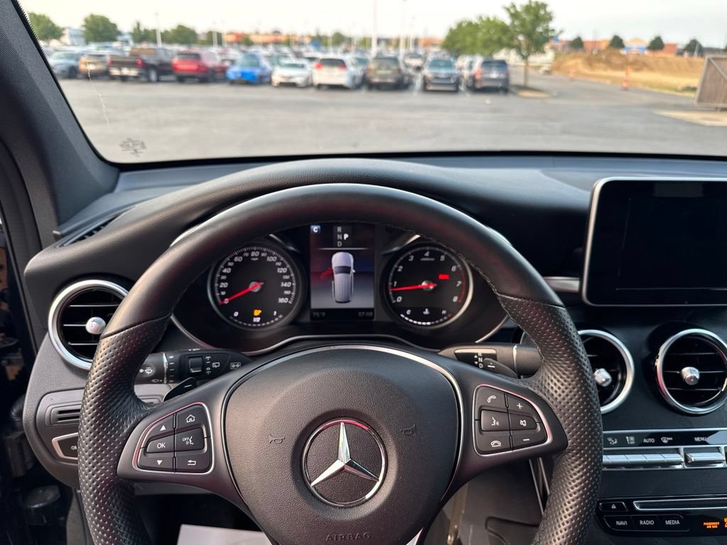 Used 2019 Mercedes-Benz GLC 300 4MATIC w/ Premium Package image 13