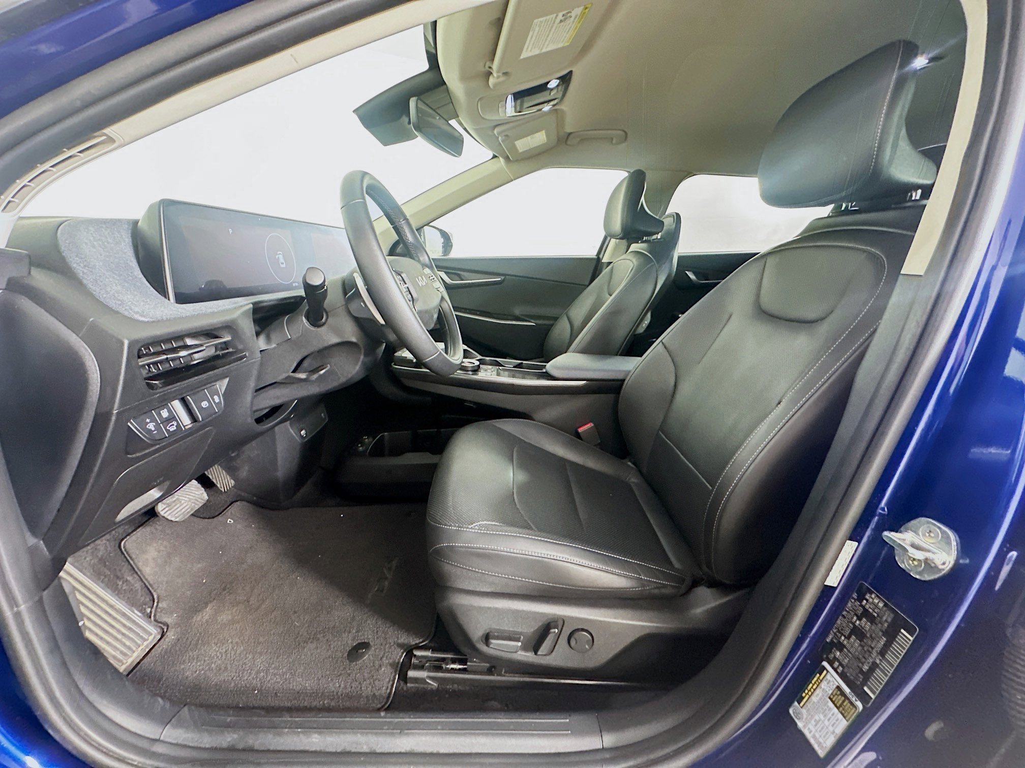 Used 2023 Kia EV6 Wind RWD image 13