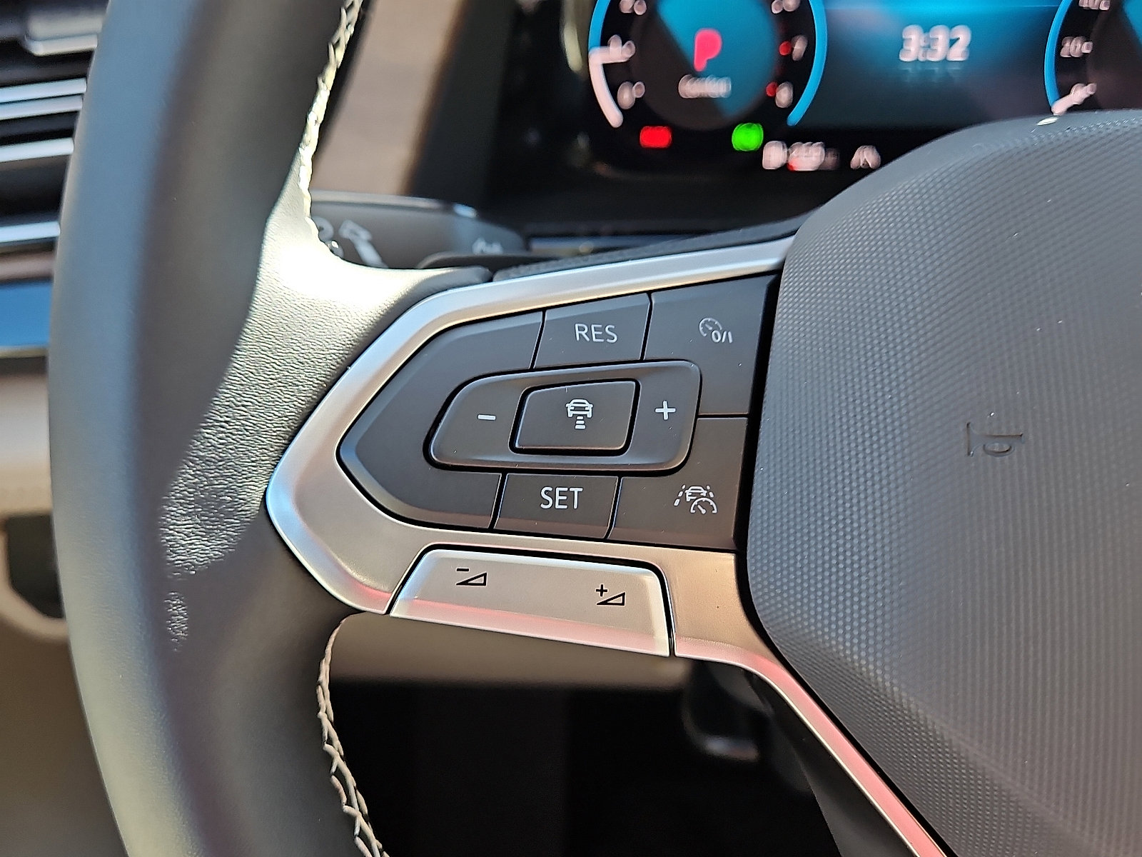 New 2026 Volkswagen Atlas SE image 18