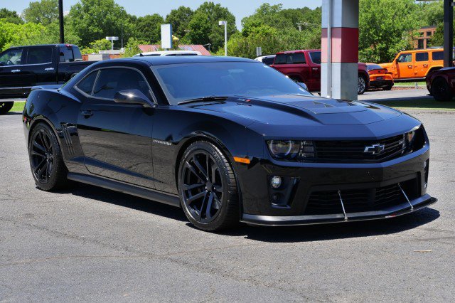 Used 2015 Chevrolet Camaro ZL1 RWD image 4