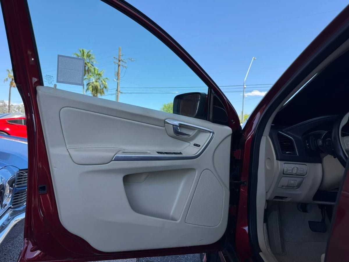 Used 2016 Volvo XC60 T5 Premier FWD image 35