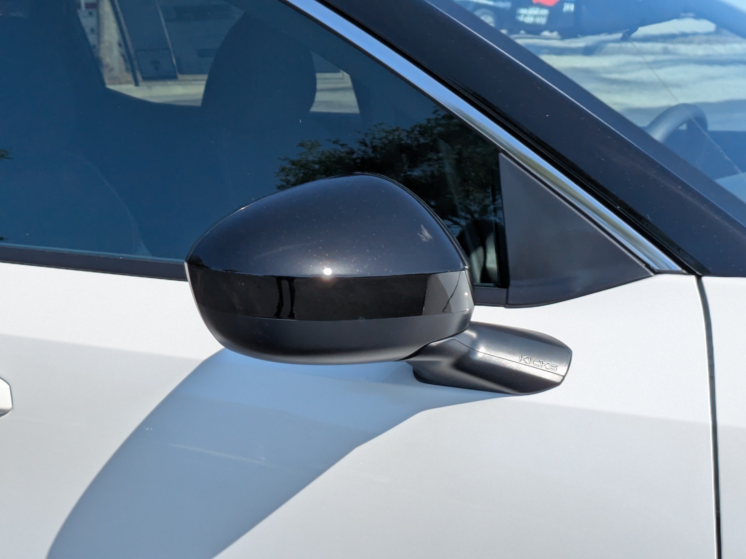 New 2026 Nissan Kicks SV w/ SV Premium Package FWD image 13
