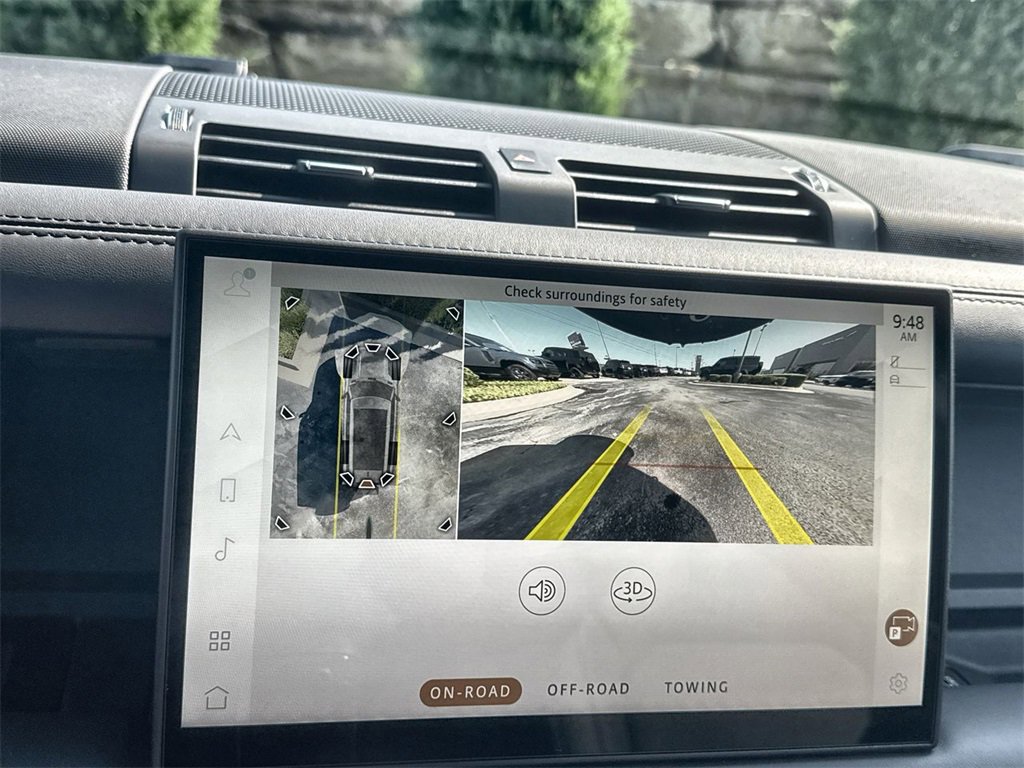 Used 2025 Land Rover Defender 130 X-Dynamic SE image 25