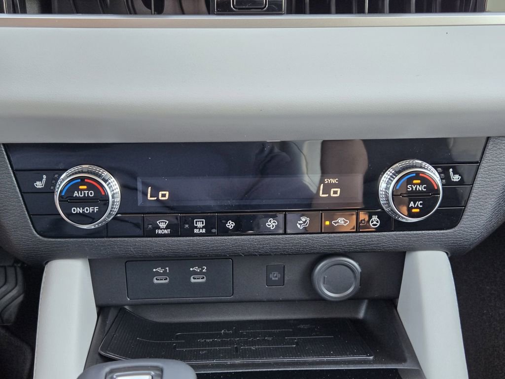 New 2026 Mitsubishi Outlander SE image 15