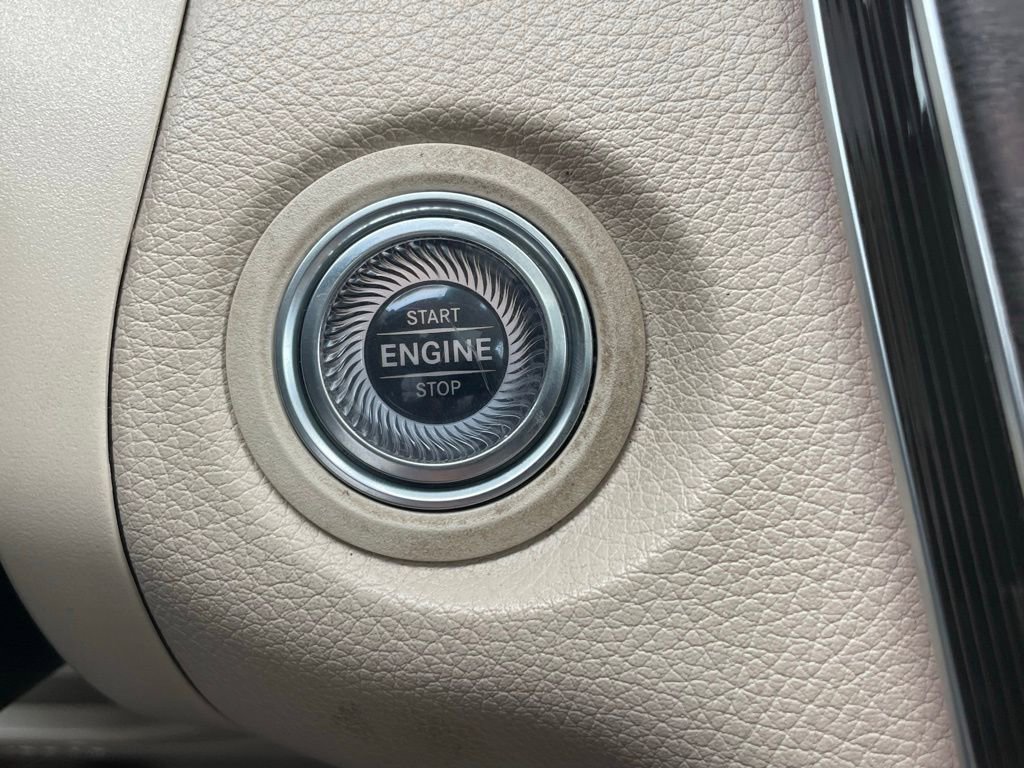 Used 2020 Mercedes-Benz GLC 300 4MATIC Coupe image 32