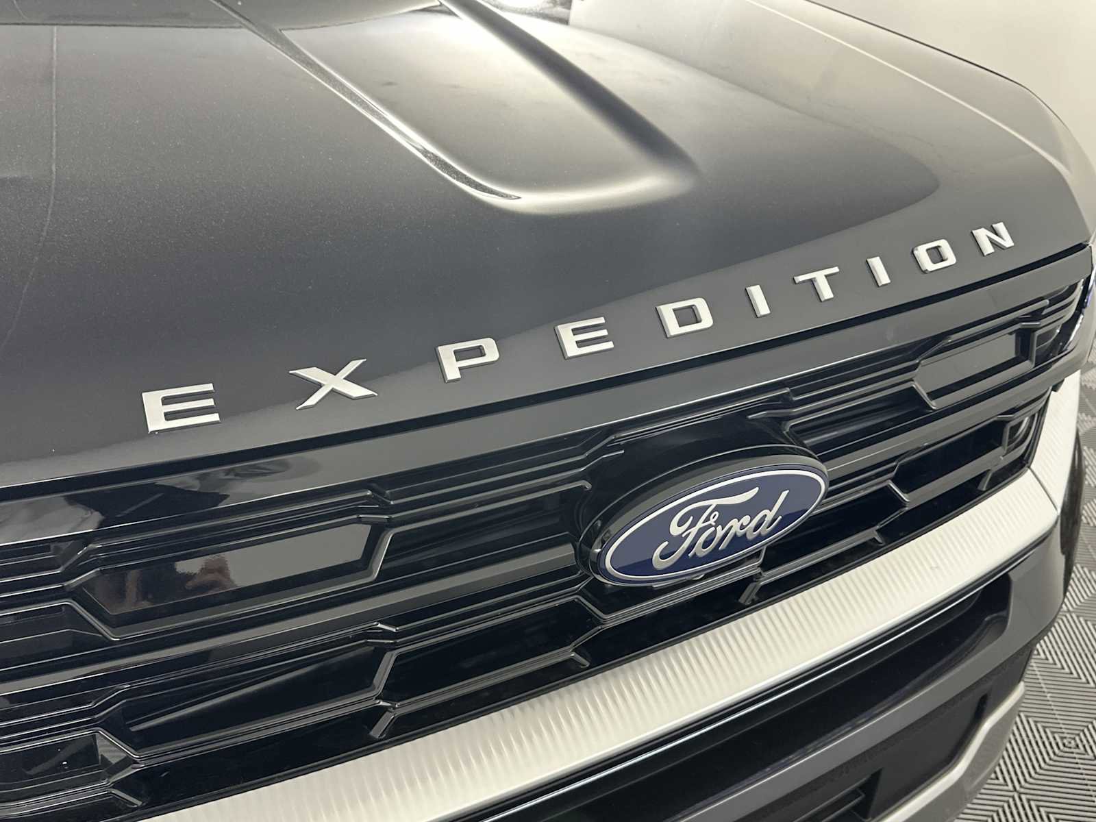 Used 2025 Ford Expedition Max Platinum w/ Driver's Package AWD/4WD image 13